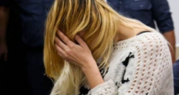 امرأة لبنانية