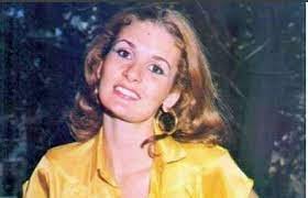 صور نادرة لـ يسرا بعيد ميلاد
